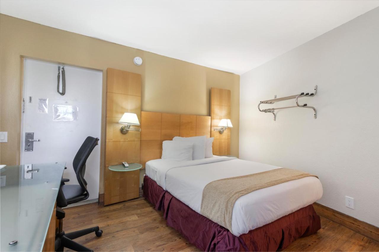 Ocean Reef Hotel 3*
